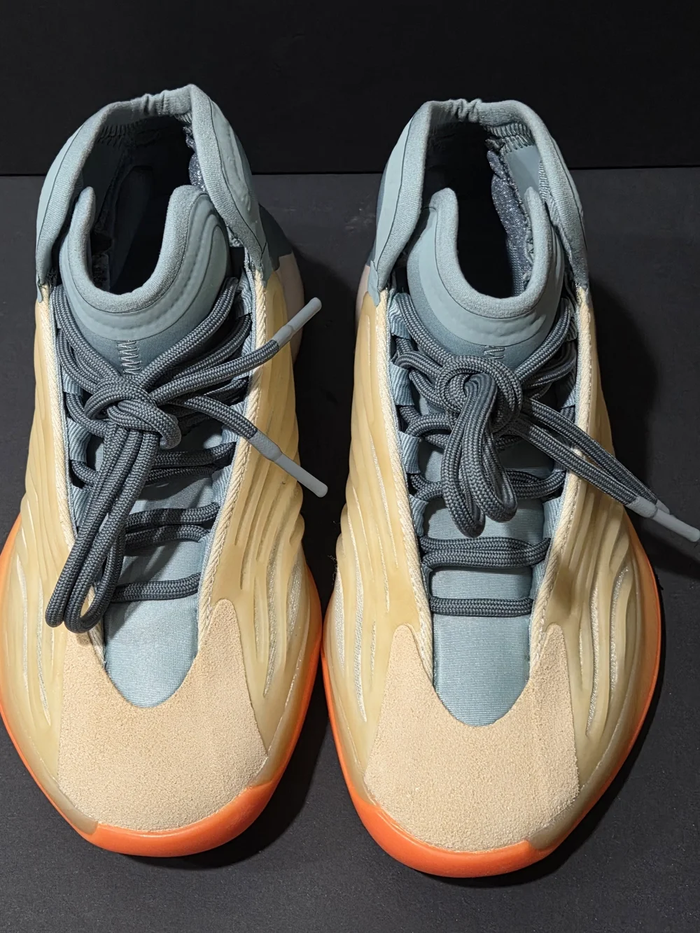 Adidas Yeezy QNTM Hi-Res Coral Size 6 Men / 7.5 Women HP6595